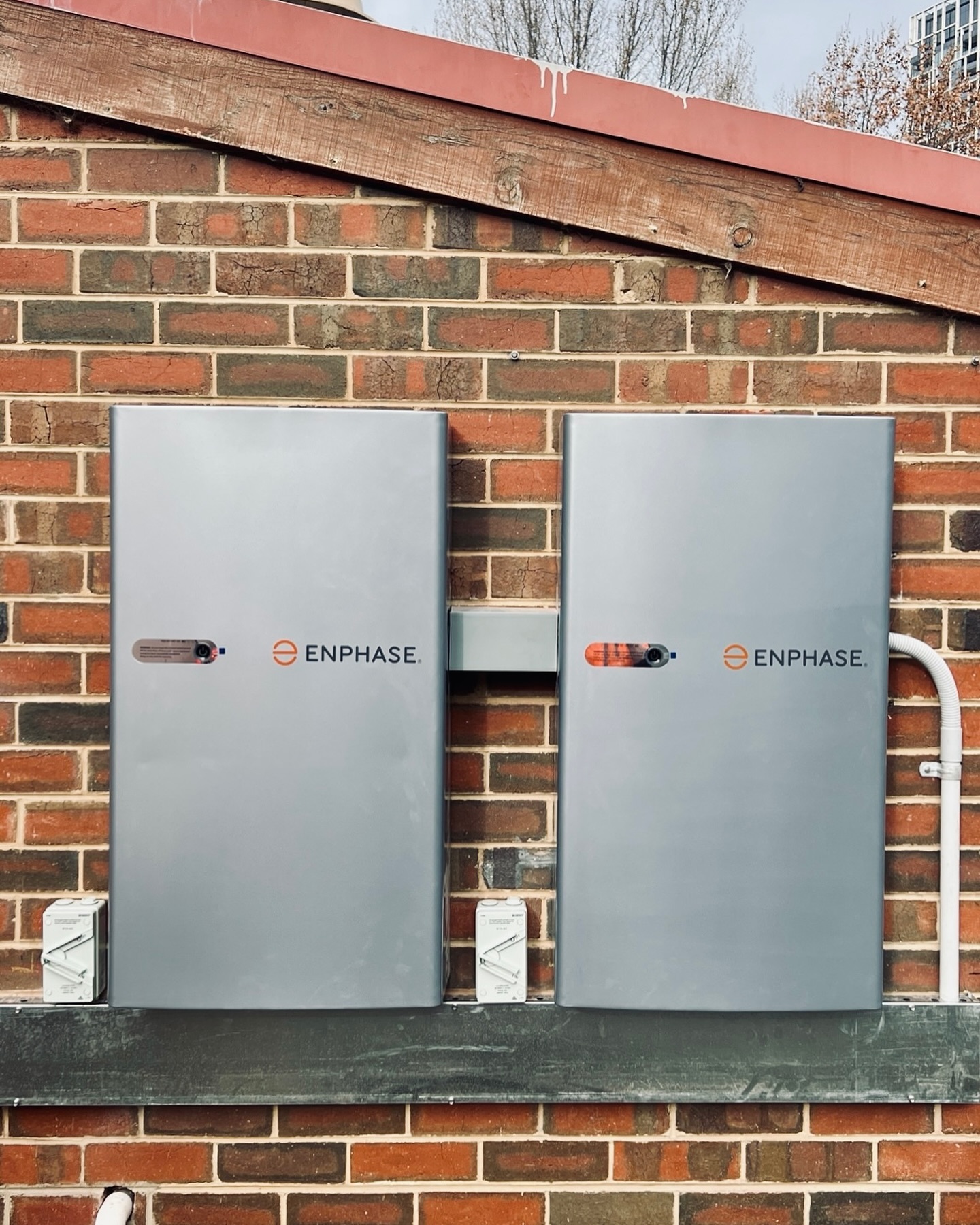 Battery storage hardware included in prepaid lease and loan programs